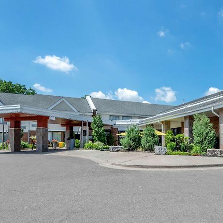 Quality Inn & Suites Brampton Exterior photo