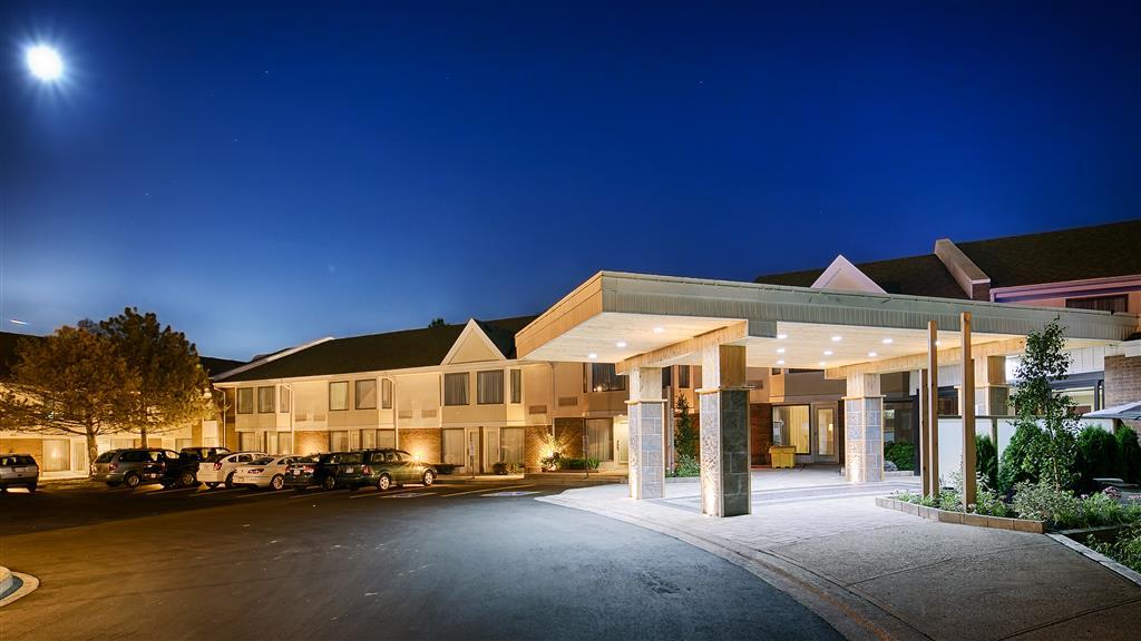 Quality Inn & Suites Brampton Exterior photo